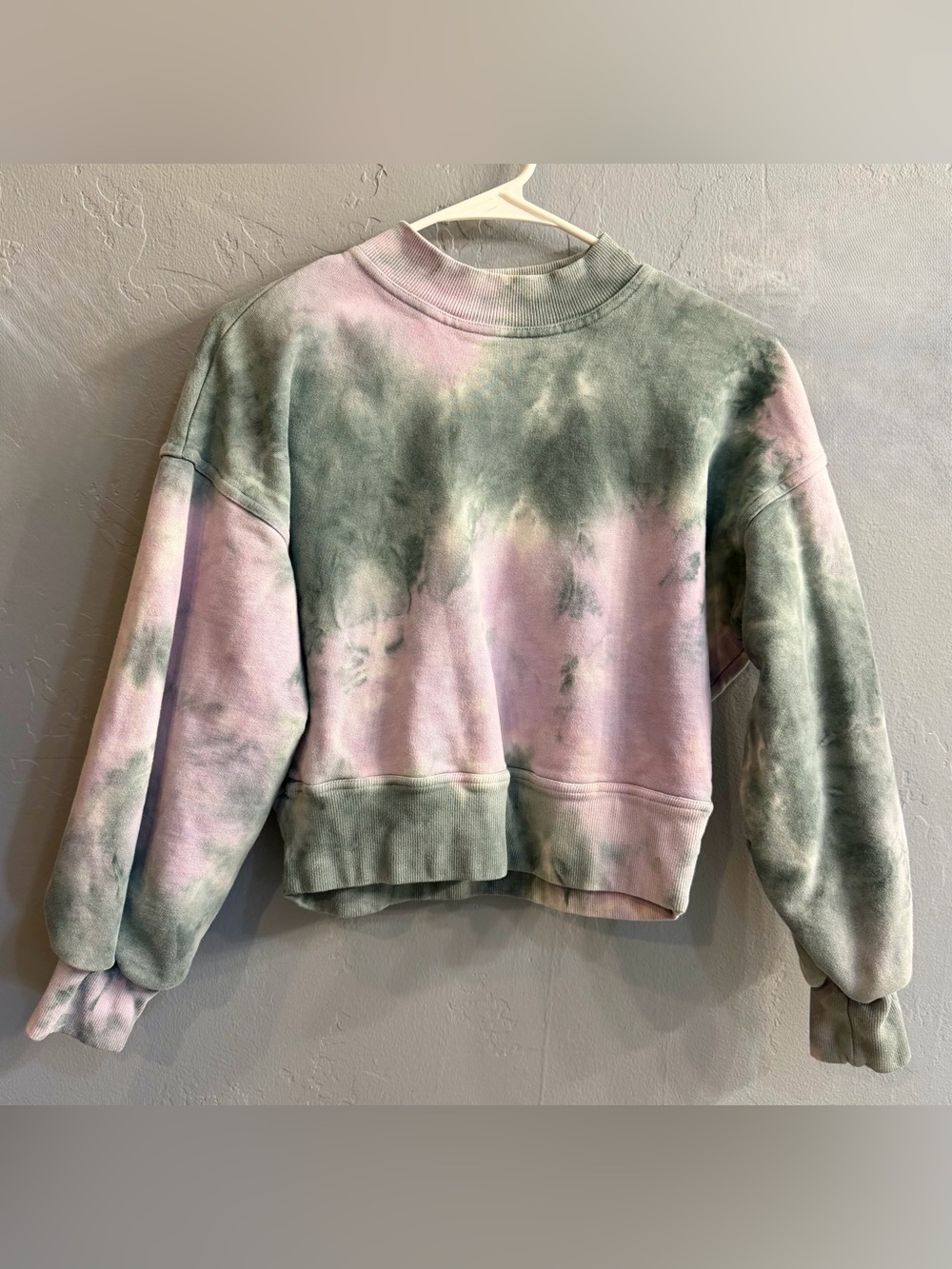 All in Favor Pastel Tie-Dye Crewneck cropped Sweatshirt